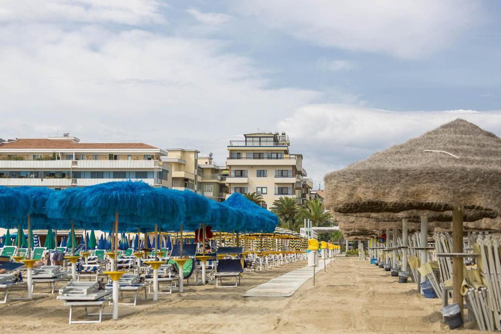 Hotel Maja Pescara Exterior foto